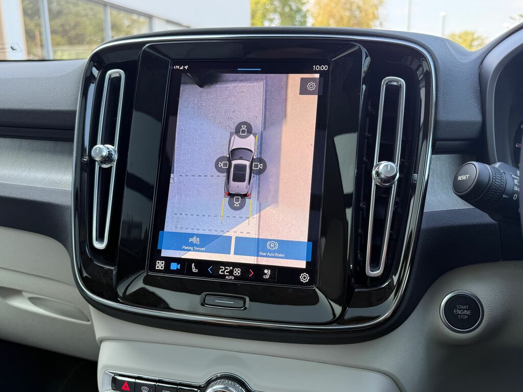 Volvo XC40 Ultimate Black #4