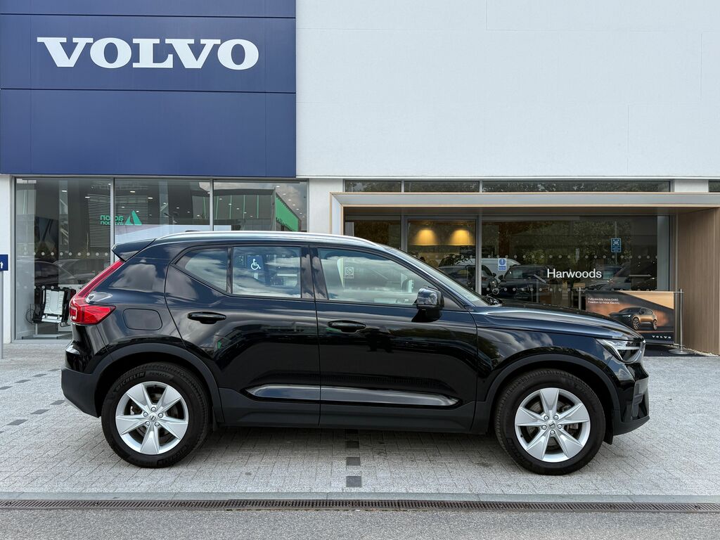 Volvo XC40 Core CF23WEO Black