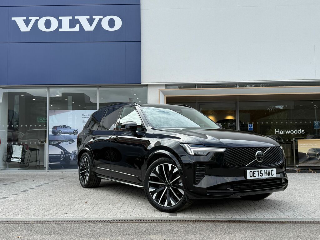 Volvo XC90 Ultra Black