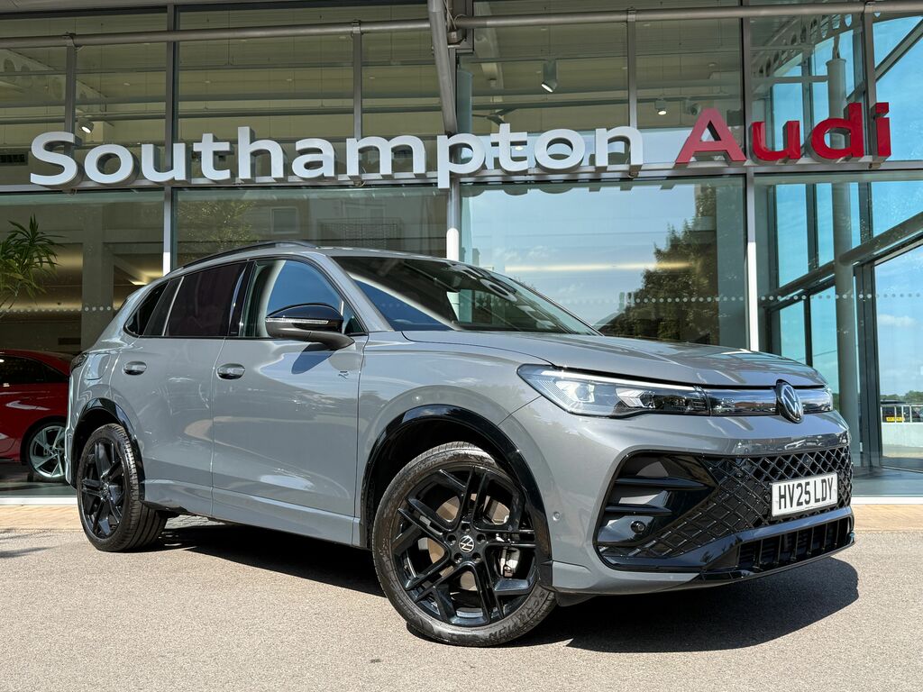 Volkswagen Tiguan R-line Black