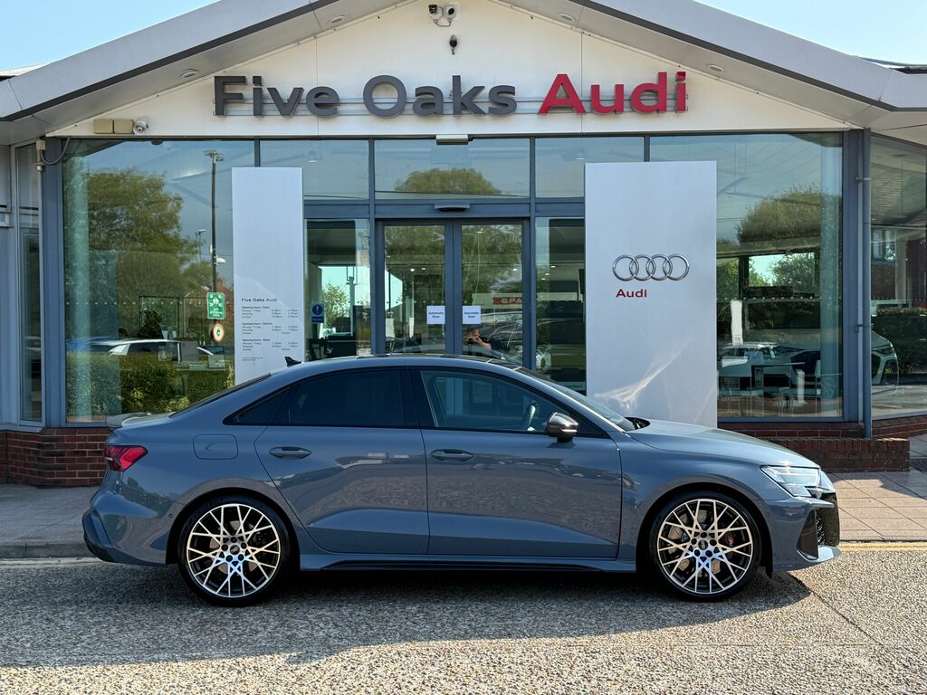 Audi RS3 Carbon Vorsprung Black #2