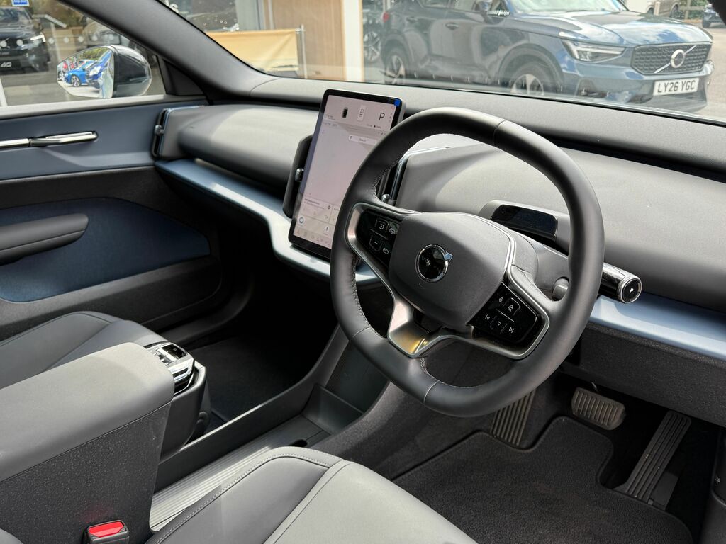 Volvo EX30 Ultra Black #5