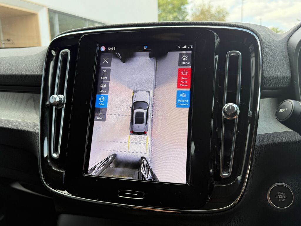 Volvo XC40 Plus Blue #3