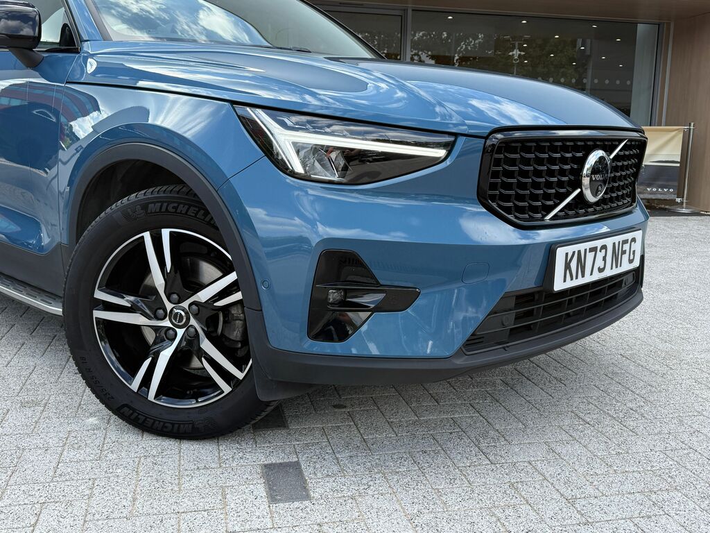 Volvo XC40 Plus Blue #6