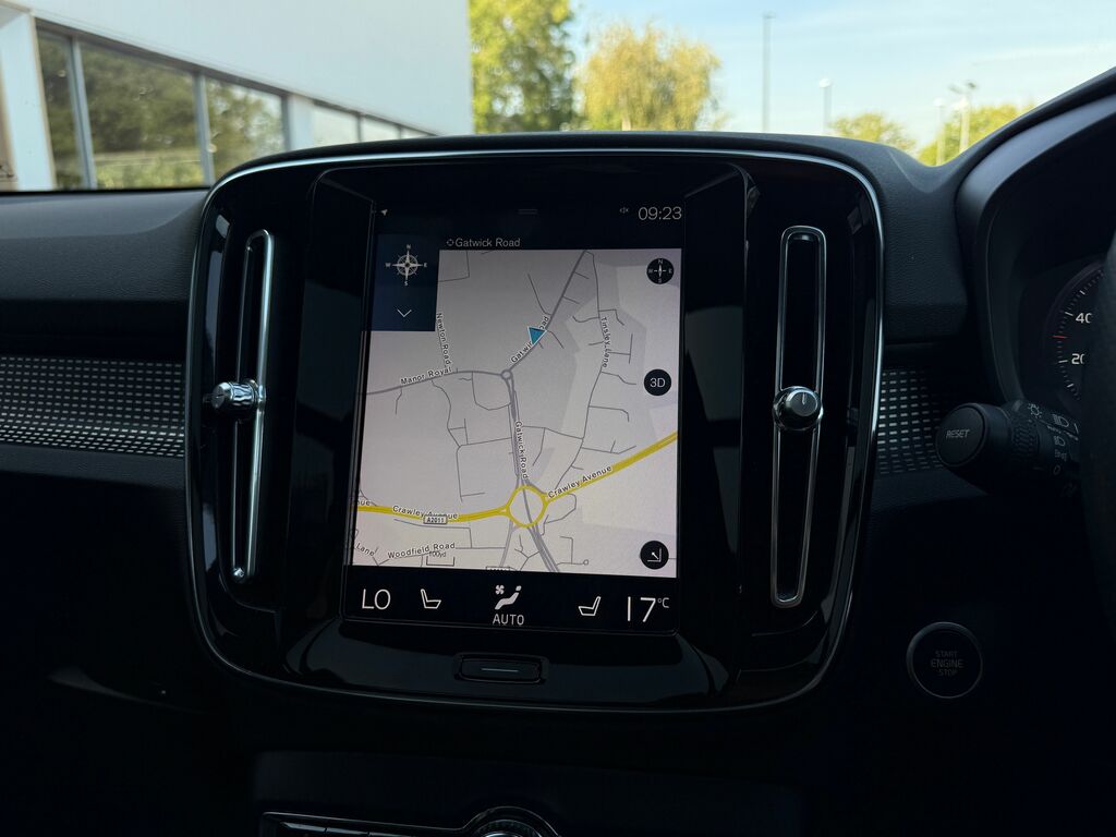 Volvo XC40 R Design Pro HG69LOD Blue #4