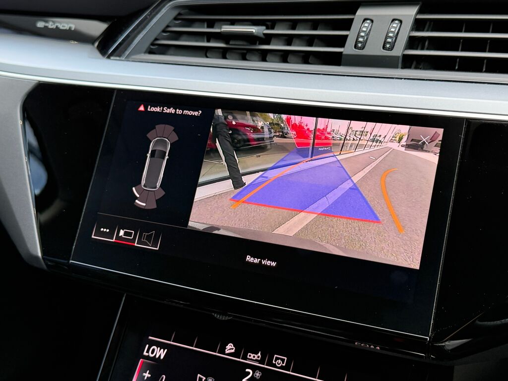 Audi E-tron Quattro Base Black #3