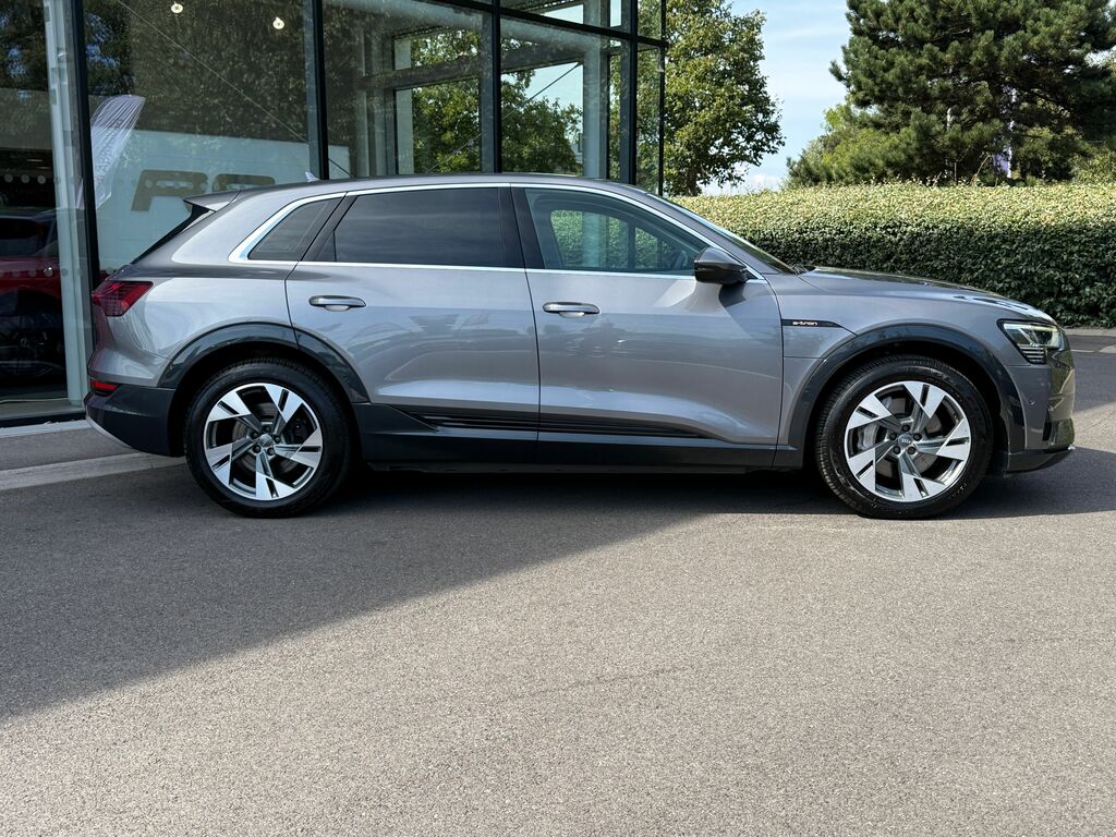 Audi E-tron Quattro Base Black #2