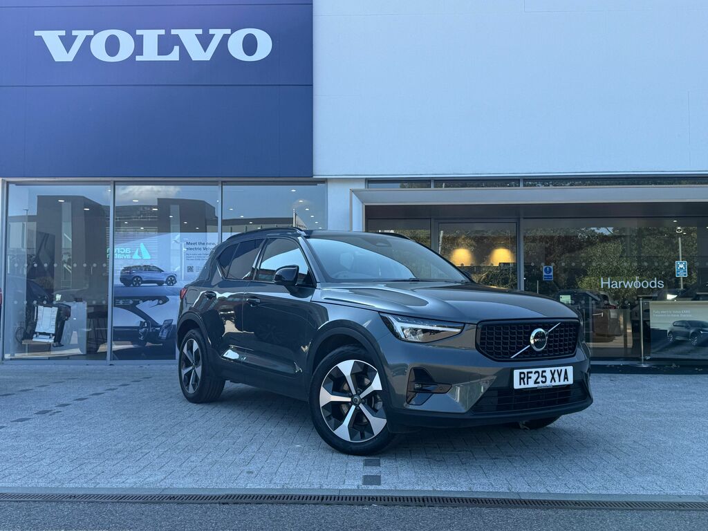 Volvo XC40 Plus Green