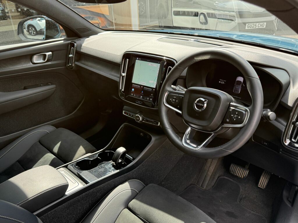 Volvo C40 Plus Blue #5