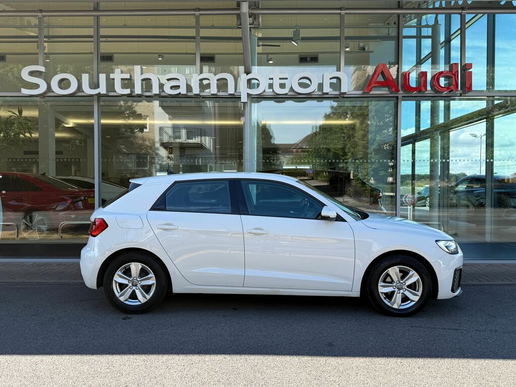 Audi A1 Technik Black #4