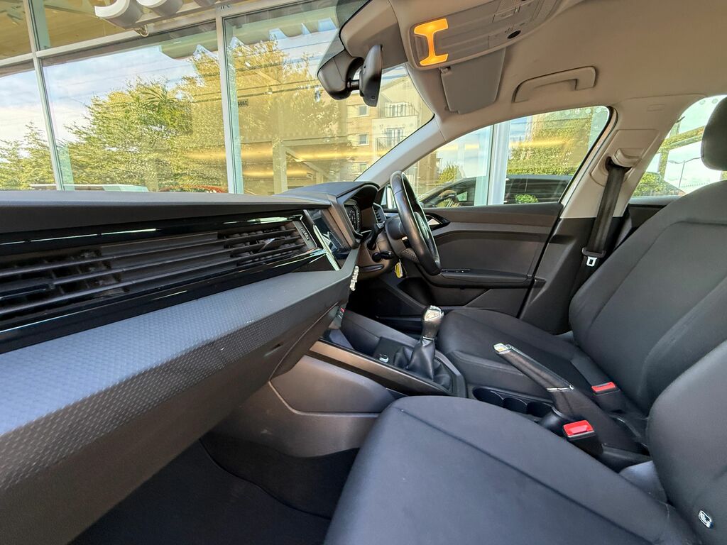 Audi A1 Technik Black #2