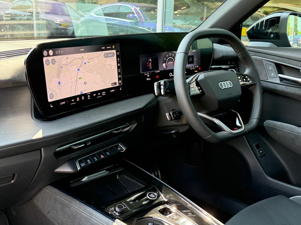 Audi Q3 Launch Edition Black #43