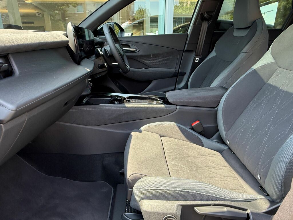Audi Q3 Launch Edition Black #45