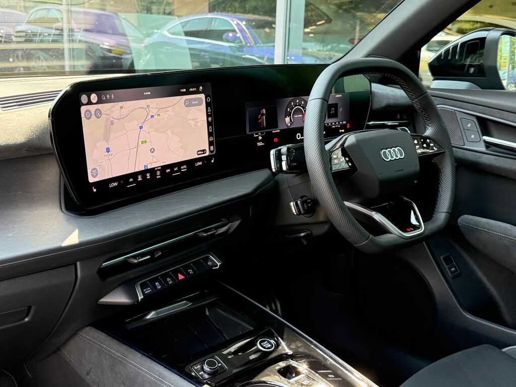 Audi Q3 Launch Edition Black #44