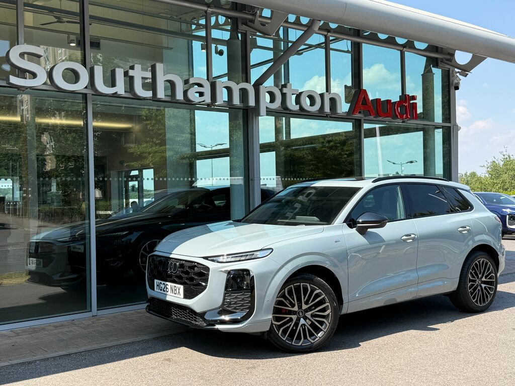 Audi Q3 Launch Edition Black #49