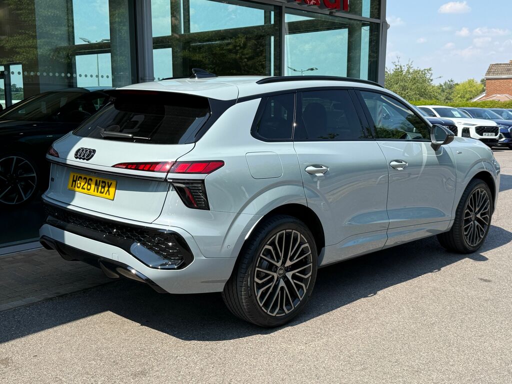 Audi Q3 Launch Edition Black #50