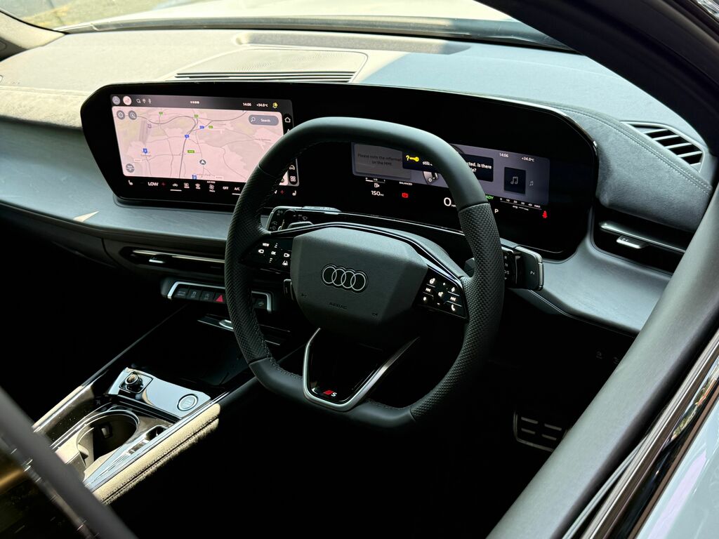 Audi Q3 Launch Edition Black #24