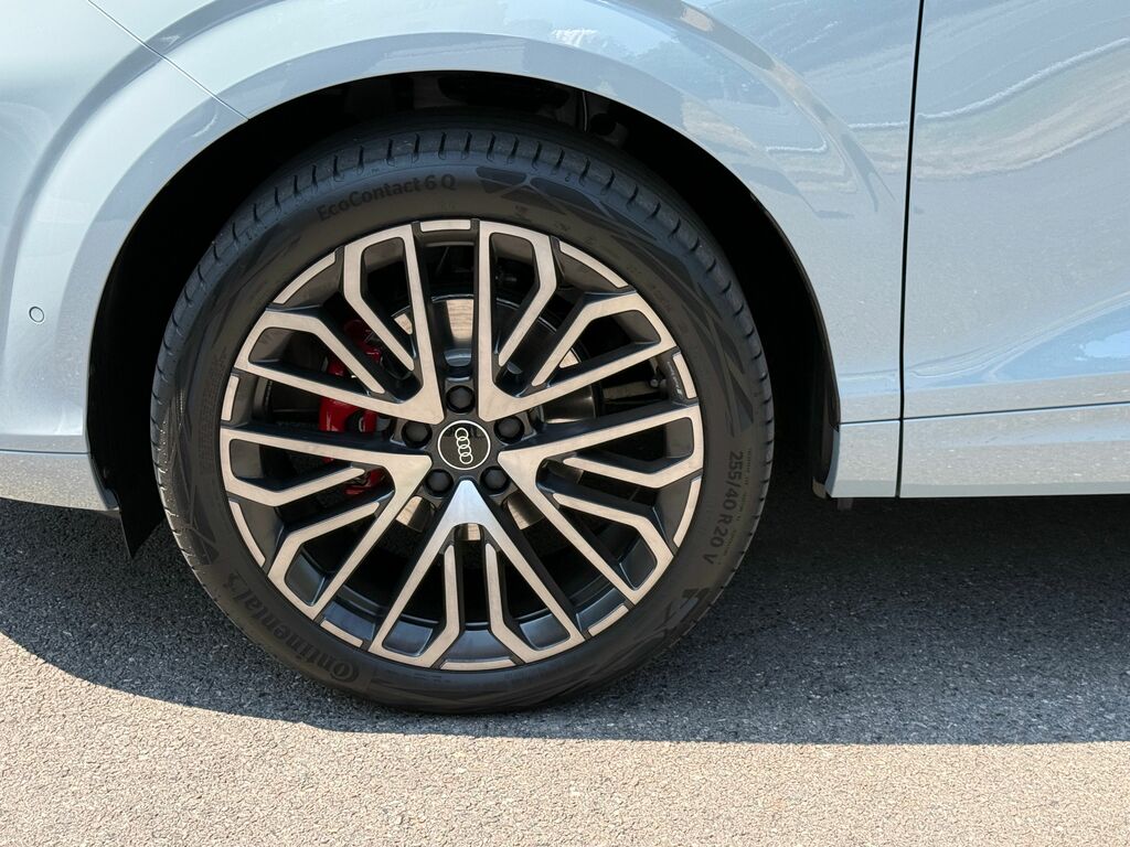 Audi Q3 Edition 1 Black #5