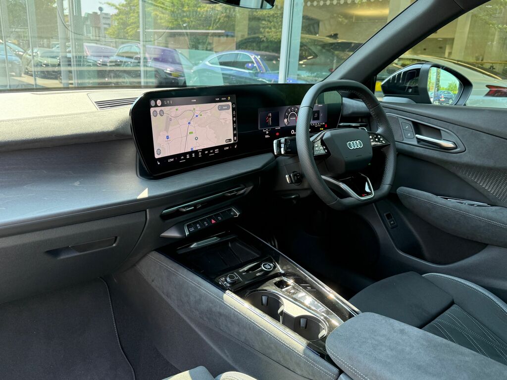 Audi Q3 Launch Edition Black #42