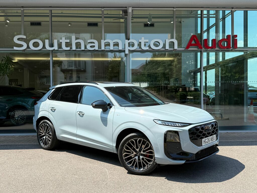 Audi Q3 Launch Edition Black #52