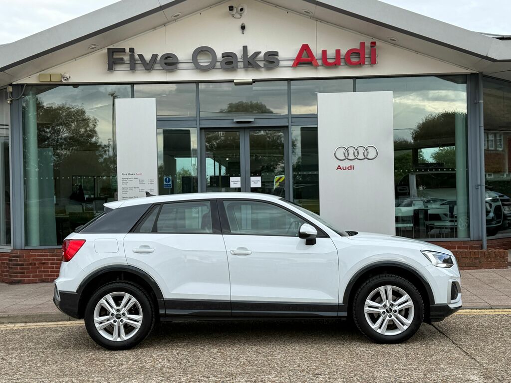 Audi Q2 Sport Black #2