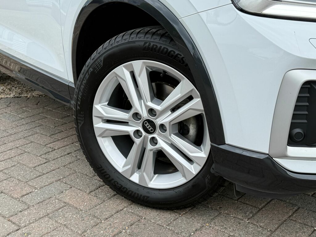 Audi Q2 Sport Black #6