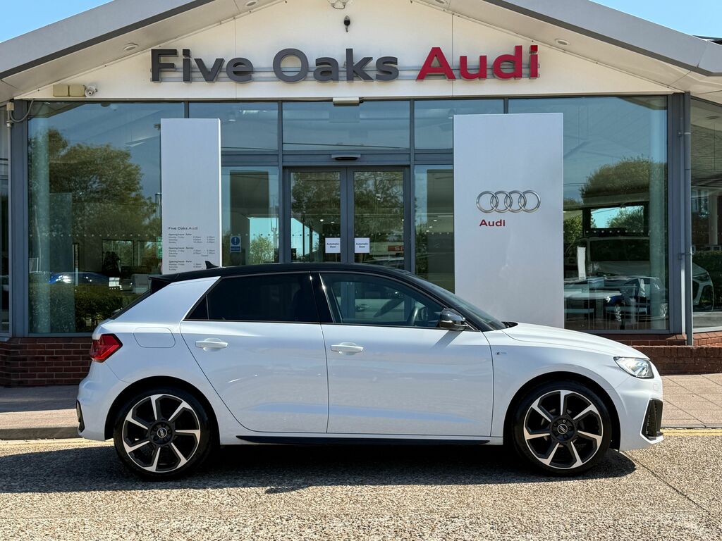 Audi A1 Black Edition Black #2