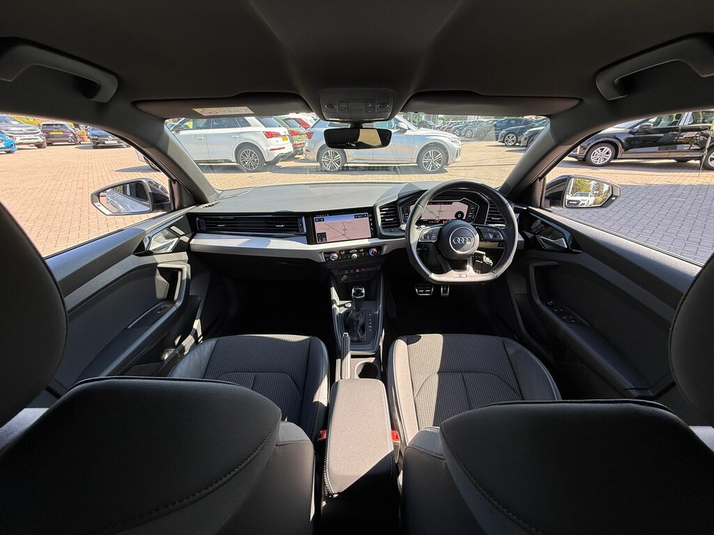 Audi A1 Black Edition Black #3