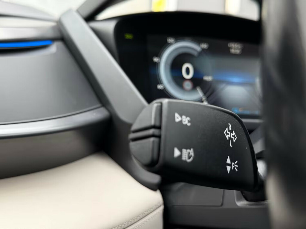 BMW i8 2dr Auto 2018 White #19