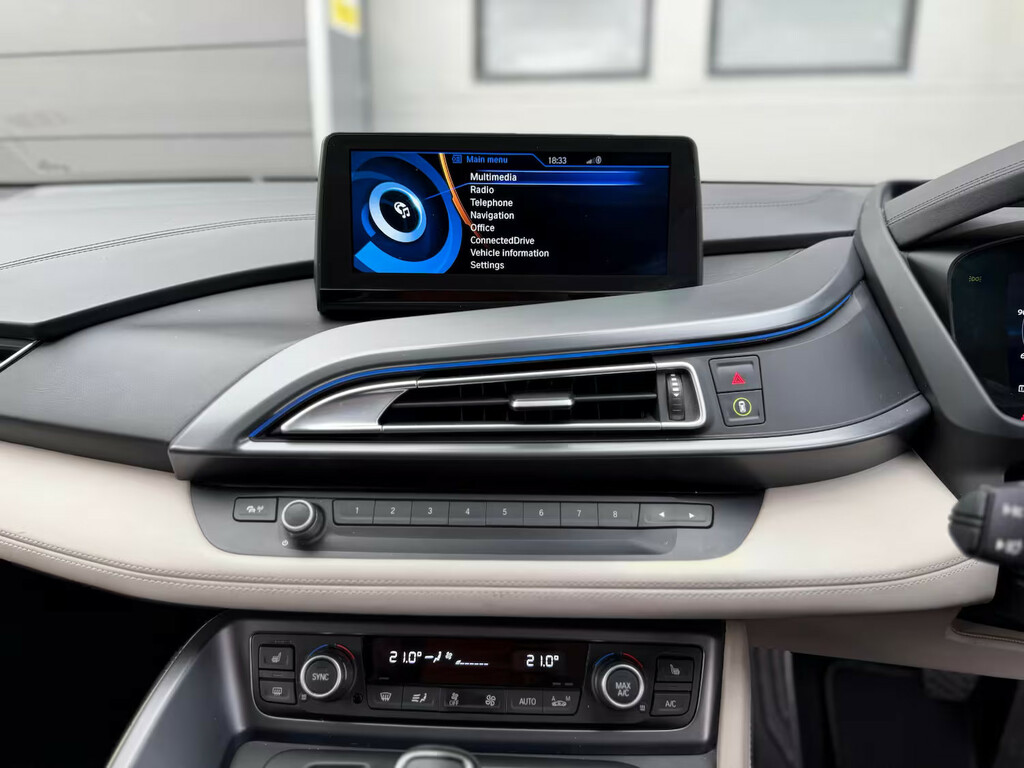 BMW i8 2dr Auto 2018 White #14