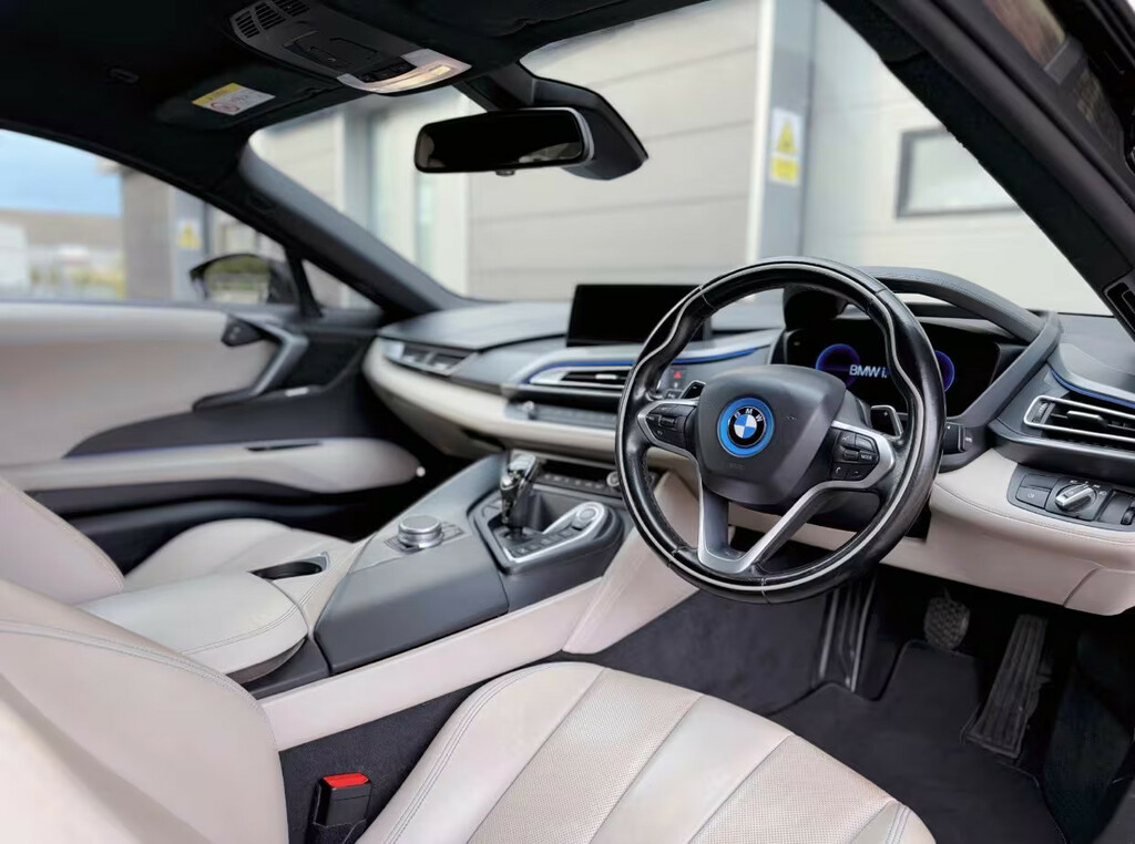 BMW i8 2dr Auto 2018 White #11