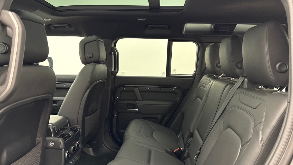 Land Rover Defender 110 D350 X-dynamic Hse Santorini Black KT74YFH Black #4