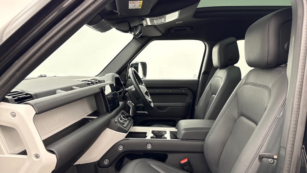 Land Rover Defender 110 D350 X-dynamic Hse Santorini Black KT74YFH Black #3