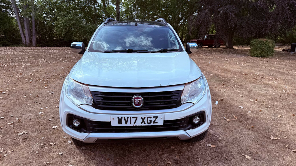 Fiat Fullback 2.4 180Hp LX Double Cab Pick Up Pick Up Man White #2
