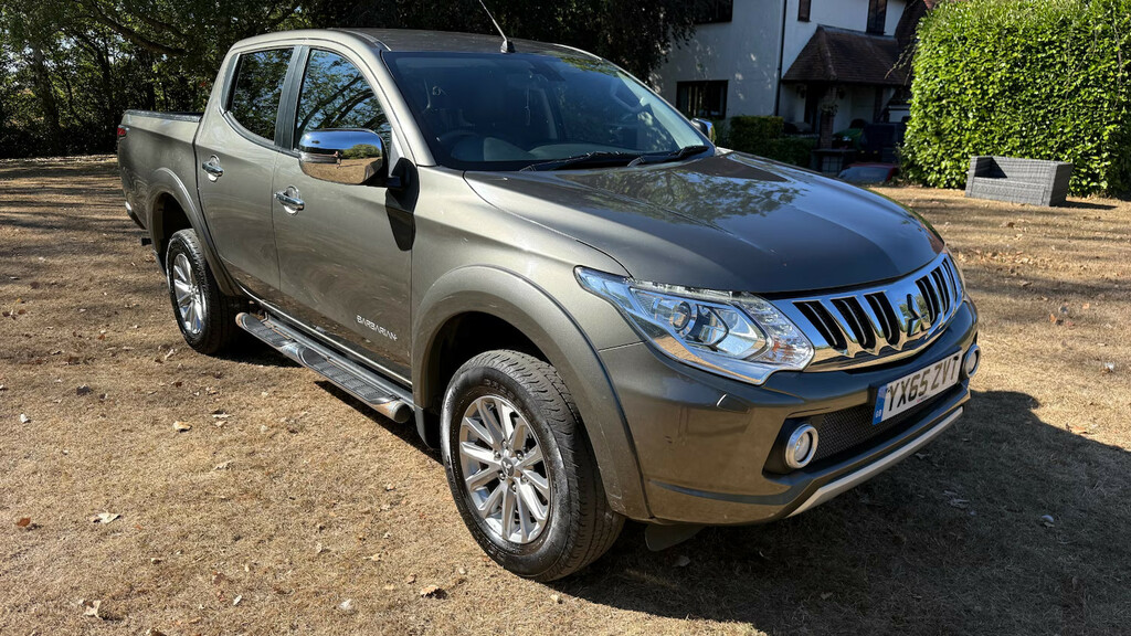 Mitsubishi L200 Double Cab Di-d 178 Barbarian 4Wd Pick Up M 