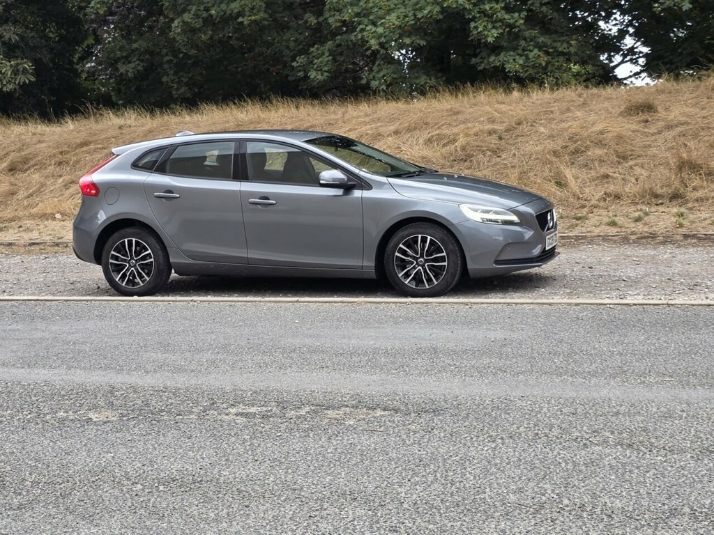 Volvo V40 2L Momentum Edition Grey #3