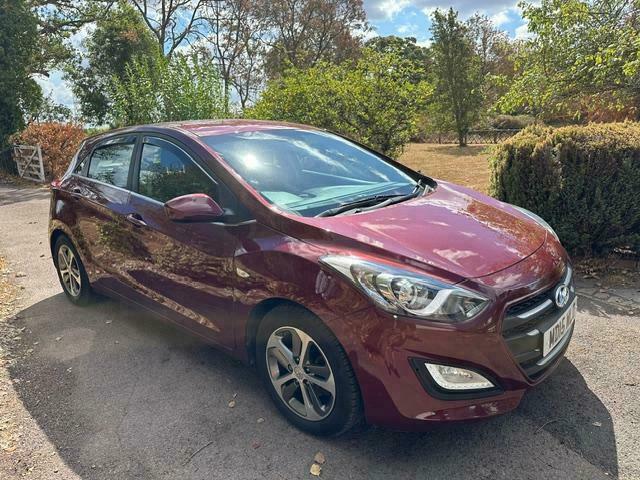 Hyundai I30 Se Automatic Red #4