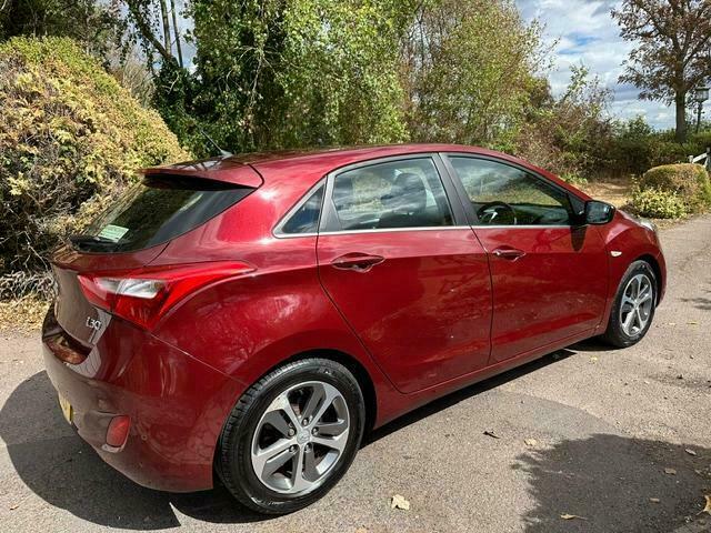 Hyundai I30 Se Blue Drive Red #6
