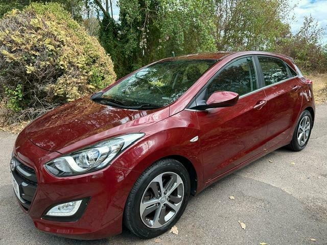 Hyundai I30 Se Blue Drive Red