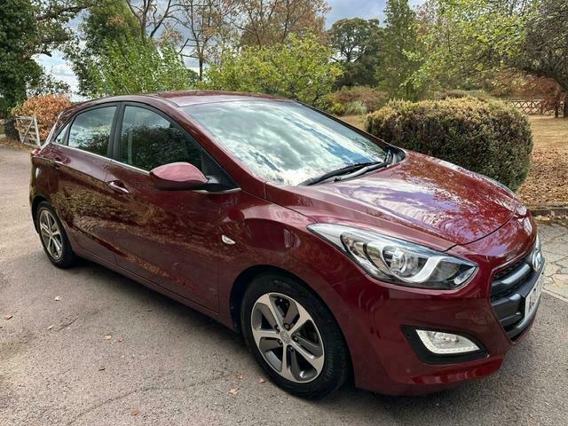 Hyundai I30 Se Blue Drive Red #4