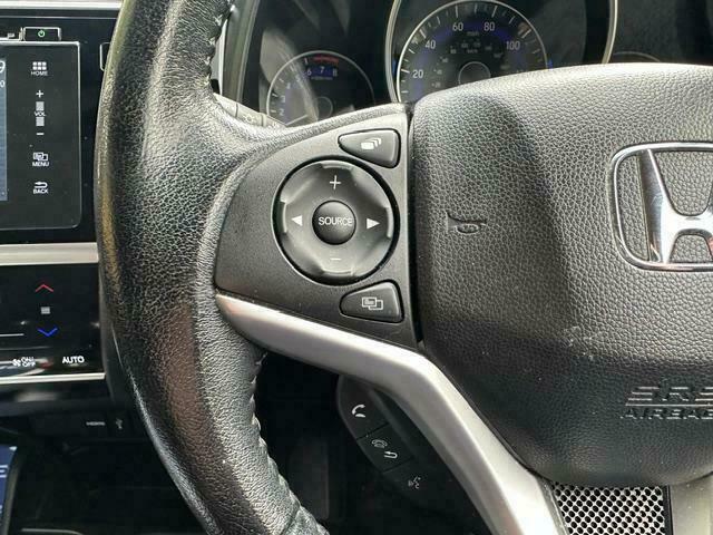 Honda Jazz Ex White #17