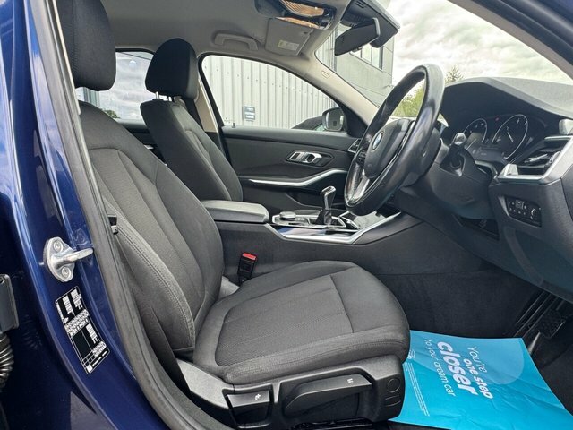 BMW 3 Series 320D Se Saloon ML19FUW Blue #4
