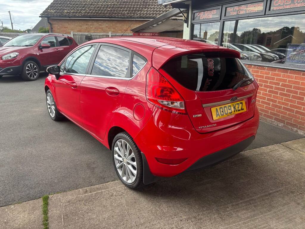 Ford Fiesta 1.6 Tdci Titanium AO09KZZ Red #5
