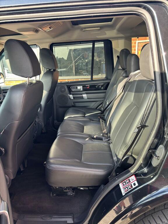 Land Rover Discovery Black #7