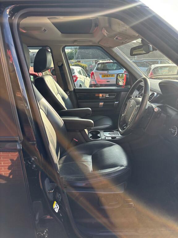 Land Rover Discovery Black #9