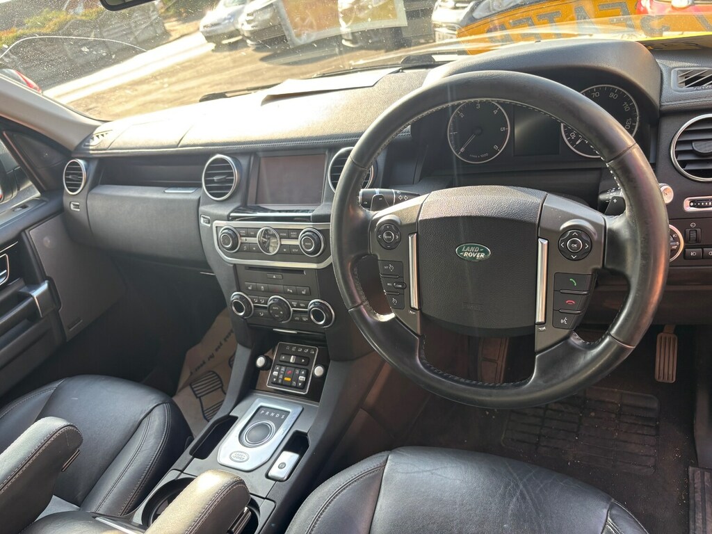 Land Rover Discovery Black #10