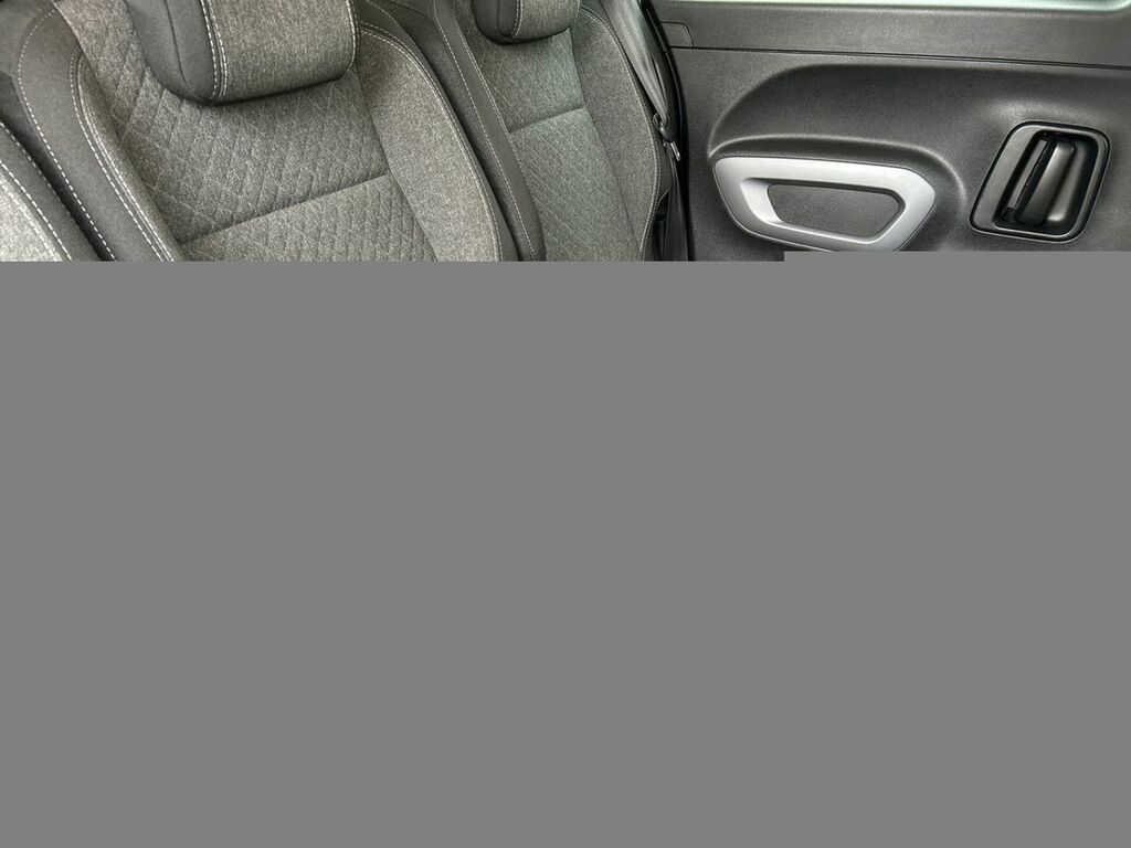 Vauxhall Combo-e Life 100Kw Ultimate 52Kwh Black #2