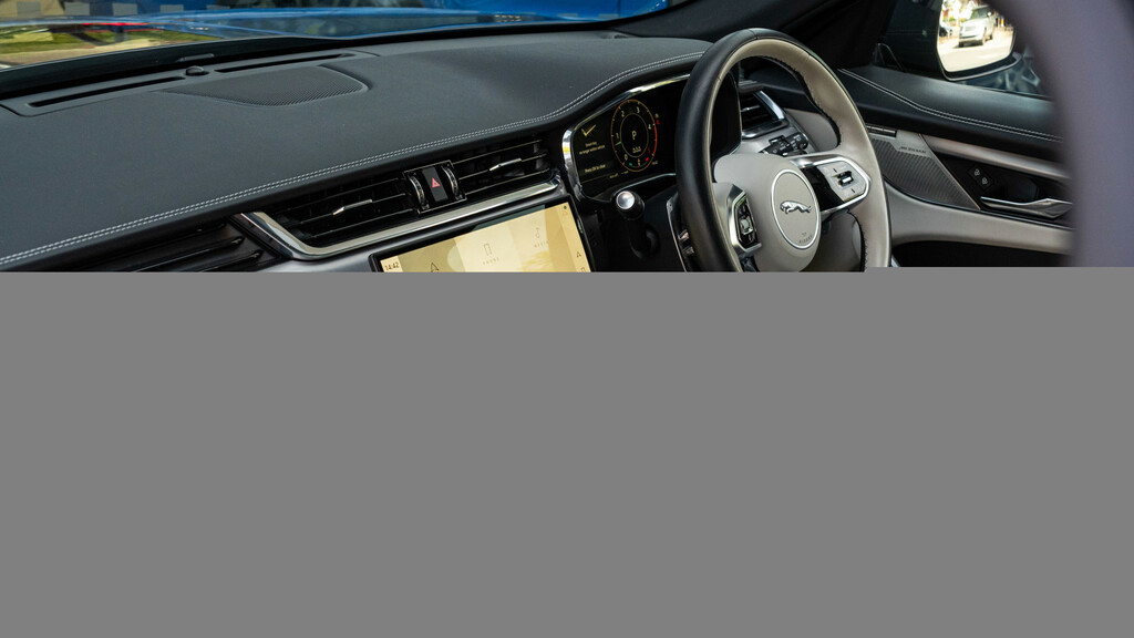 Jaguar F-Pace 2.0 D200 R-dynamic Se Black HG73BPO Black #6