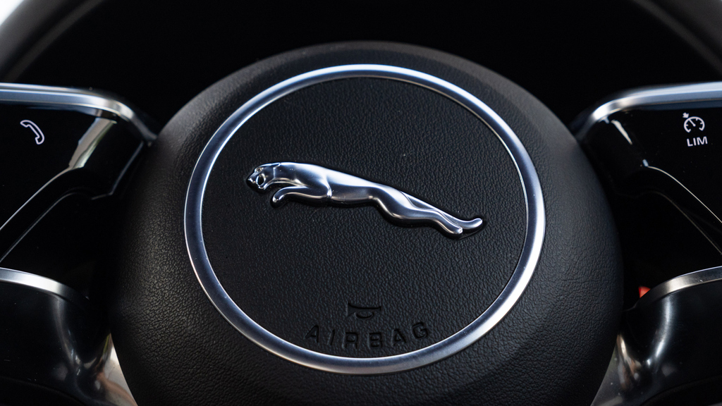 Jaguar XE 2.0 D200 R-dynamic Hse Black HG73BJX Blue #5