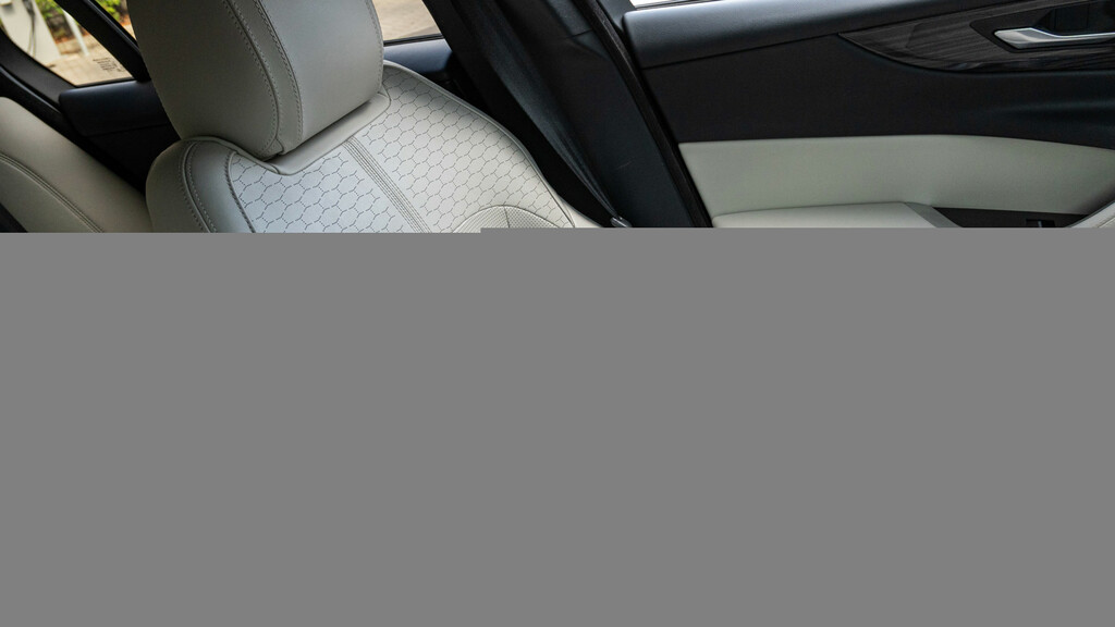 Jaguar XE 2.0 D200 R-dynamic Hse Black HG73BJX Blue #3